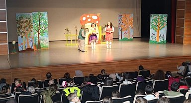 Yarıyıl tatili etkinlikleri tiyatro ile başladı