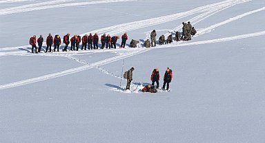 4 bin çığ yatağı olan Van'da çiğ timi kuruldu