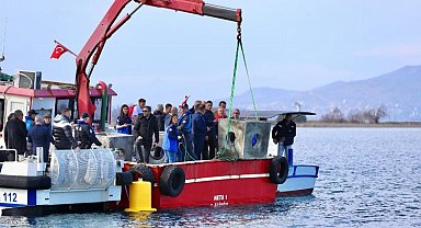 Aliağa Körfezi'nde ilk yapay resifler denizle buluştu