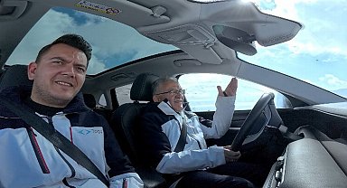 Başkan Büyükkılıç, TOGG ile pistlerin tozunu attırdı