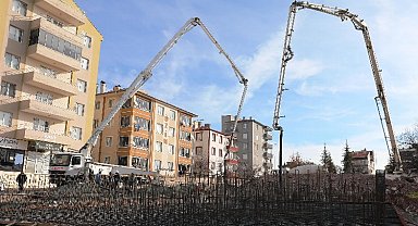 Başkan Çolakbayrakdar, "Sosyal odaklı projeler üretiyoruz"