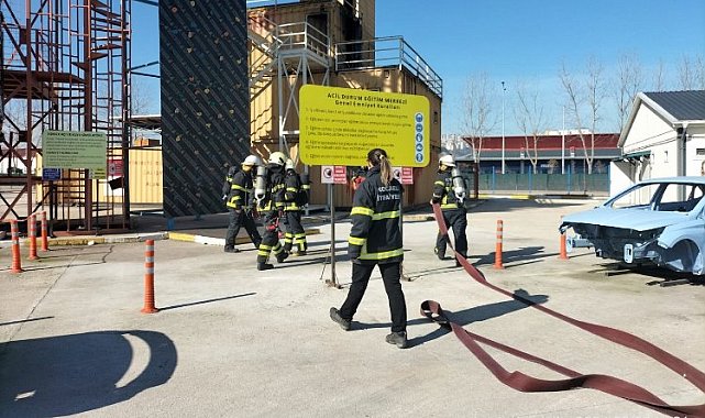 Büyükşehir İtfaiyesi'nden tersane personeline eğitim