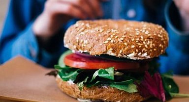 En sık görülen yeme bozukluğu; duygusal yeme