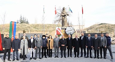 Hocalı şehitleri, yeni yapılan Azerbaycan Parkında anıldı