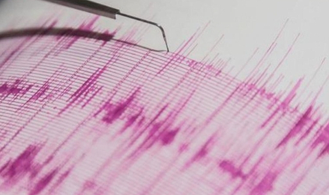 İzmir'de deprem!