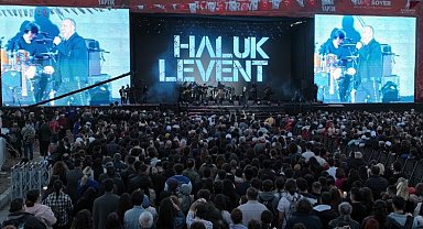 İzmir'de Haluk Levent coşkusu