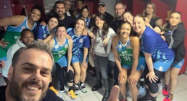 İzmit'in Perileri zirvenin peşinde