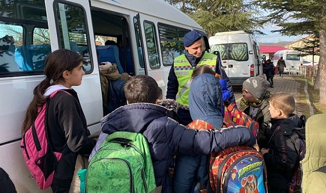 Jandarma okul çevrelerinde kuş uçurtmuyor