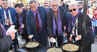 Karadenizliler Manisa'da hamsi festivalinde buluştular