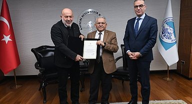 Kayseri Erciyes'te Kar Motosikleti Şampiyonası heyecanı