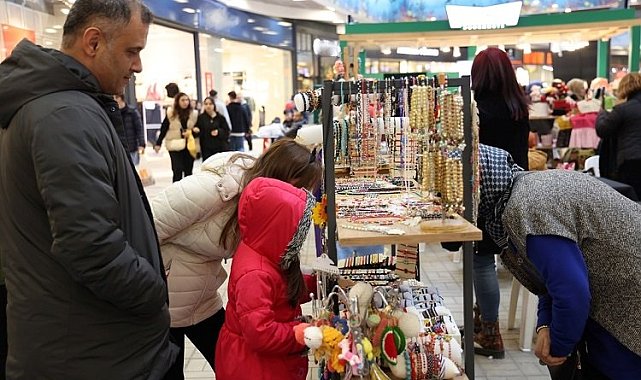 Kocaeli'de kadın emeği ürünler alıcıyla buluşuyor