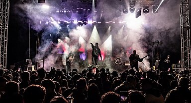 maNga' 20. yıl turnesinde