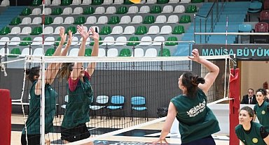 Manisa BBSK Play Off hazırlıklarını hızlandırdı