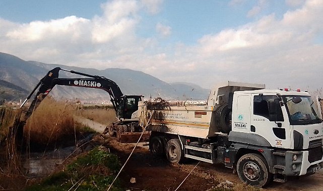 Manisa'da dere temizlik çalışmaları sürüyor