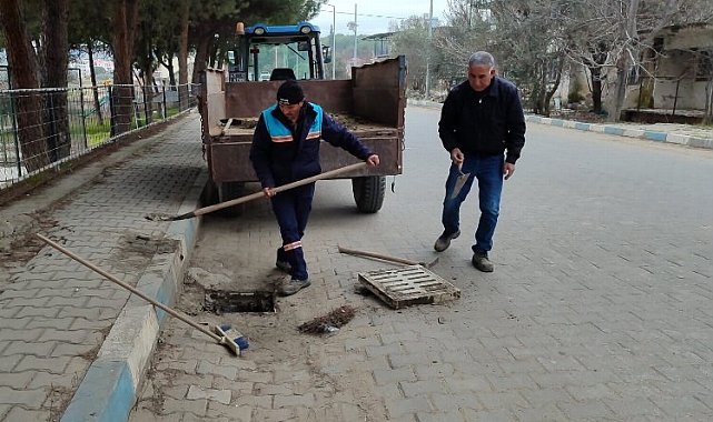Manisa'da yağmur suyu ızgaraları temizleniyor
