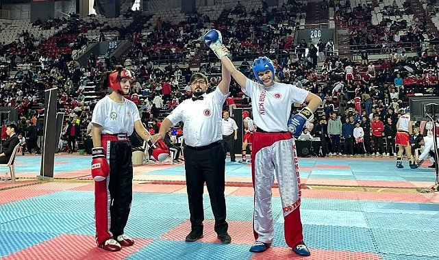 Sakaryalı kick bokscular Antalya'da rüzgar gibi esti