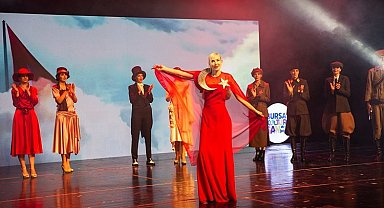 Türk kadınının zarafeti podyumda