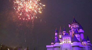 Türkiye farkındalık için mor renk ile aydınlandı