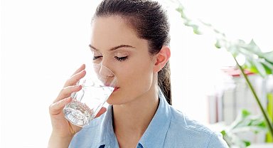 Yemekten 10 dakika önce bir bardak su için!