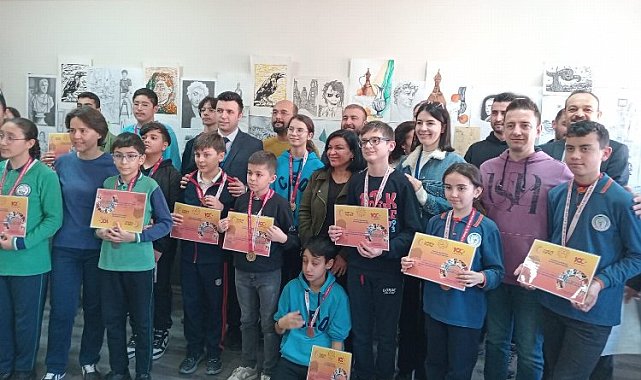 Yunusemre'de çocuklar akıl ve zeka oyunları ile eğlendi