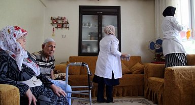 140 bin yaşlı evde bakılıyor