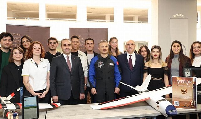 Bakan Kacır ve ilk Türk astronot Gezeravcı Dokuz Eylül'de