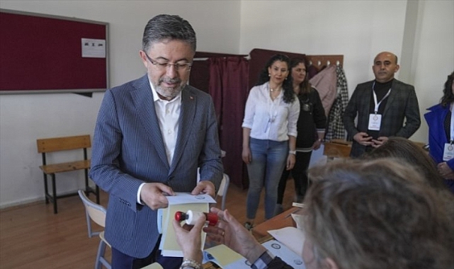 Bakan Yumaklı, oyunu Ankara'da kullandı