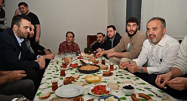 Başkan Aktaş gençlerle sahur yaptı