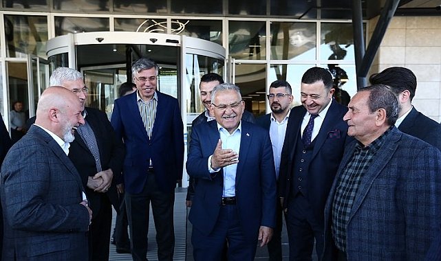 Başkan Büyükkılıç'tan iş insanlarına "istikrar" vurgusu
