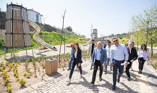 Başkan Soyer son mesai gününde Portakal Vadisi'ni ziyaret etti