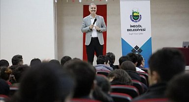 Başkan Taban tecrübelerini gençlerle paylaştı