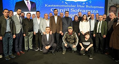 Binlerce kişi İstiklal Marşı'nı coşkuyla okudu