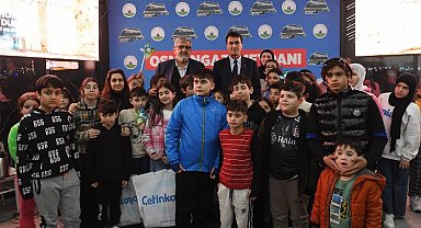 Bursa'da yetim çocuklardan Başkan Dündar'a sürpriz doğum günü