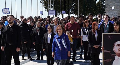 Çağdaş Gençlik Şehitler Abidesi'nde buluştu