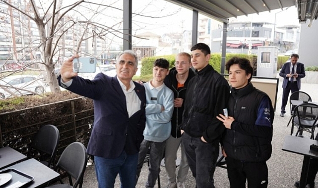 Celil Çolak gençlerle bir araya geldi