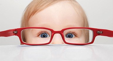 Dikkat! Şaşılık artıyor... Küçük ekranlar gözleri tehdit ediyor