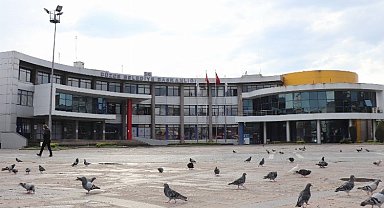 Düzce'de seçim afişlerine düzenleme