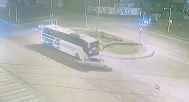 Düzce'de yolcu otobüsü ile otomobil çarpıştı: 2 yaralı 