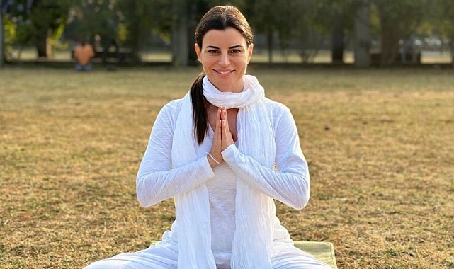 Ece Vahapoğlu yeni yaşını Hindistan'da kutladı