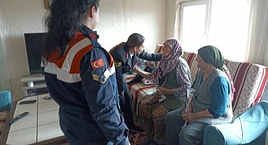 Edirne'de 97 yaşındaki Şahsine Tüfekçi'ye kadınlar günü ziyareti