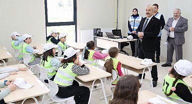 Gebze'de ilk trafik dersi Başkan Büyükgöz'den