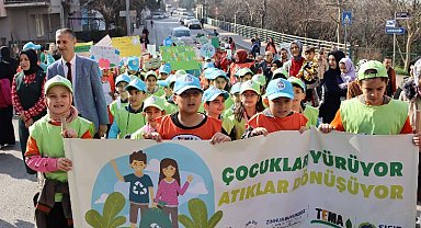 Gebzeli çevreci miniklerden sıfır atık farkındalık yürüyüşü