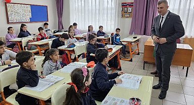 Gölcük'te 'Hayat Bilgisi' dersi Başkan Sezer'den