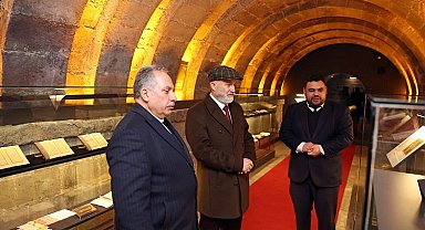 Halil Necipoğlu, Tıpkıbasım Mushaflar Sergisi'ne hayran kaldı