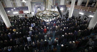 İnegöl'de Teravih Programları Turgutalp Camisinden başladı