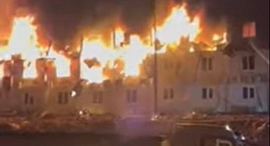 İşçilerin kaldığı konteynerler alev alev yandı