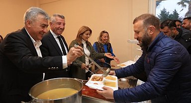 İzmir Güzelbahçe'de iftar yemeğinde 'İnce' birliktelik