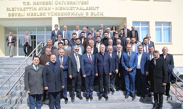 Kayseri Üniversitesi protokolle taçlandı