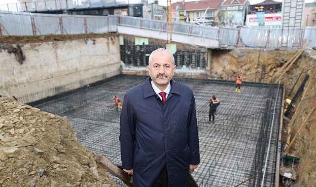 Kent meydanındaki önemli çalışmada ilk beton atıldı