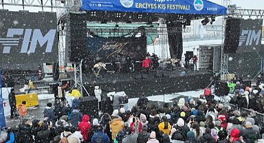 KışFest'te Ferhat Göçer karları eritti